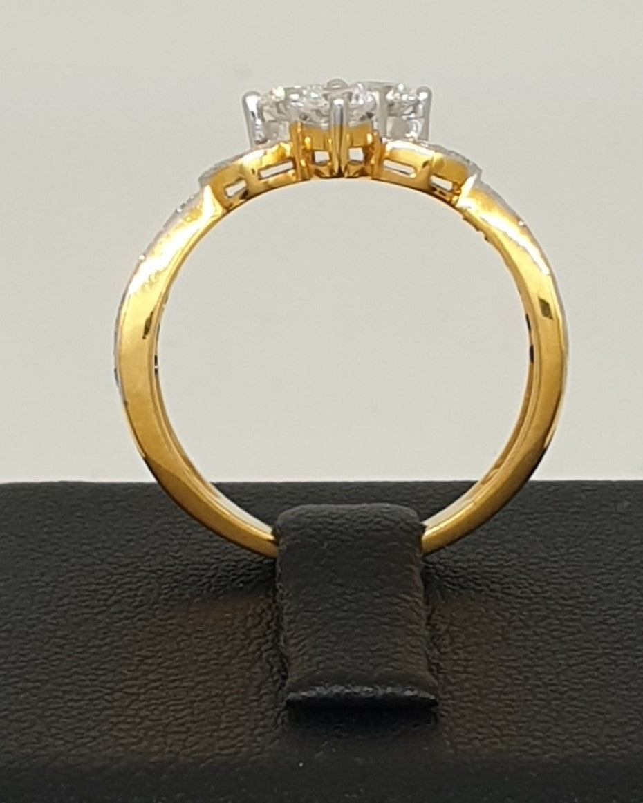 แหวนทองเพชรรูปดอกไม้ ทอง 18K | RG00056