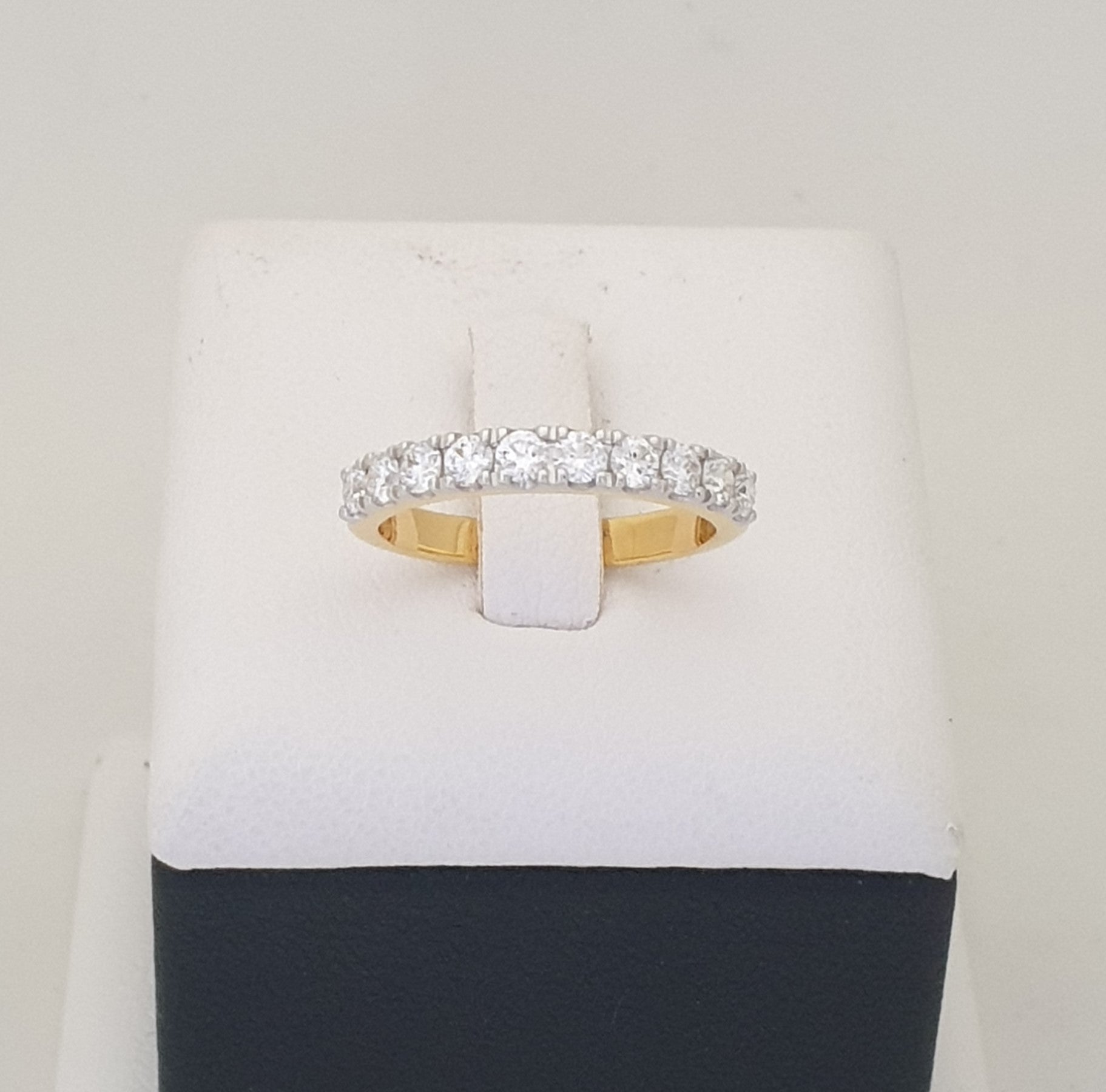 แหวนเพชรแถวครึ่งวง (Half Eternity Ring) ทอง 18K | RG00450 #438
