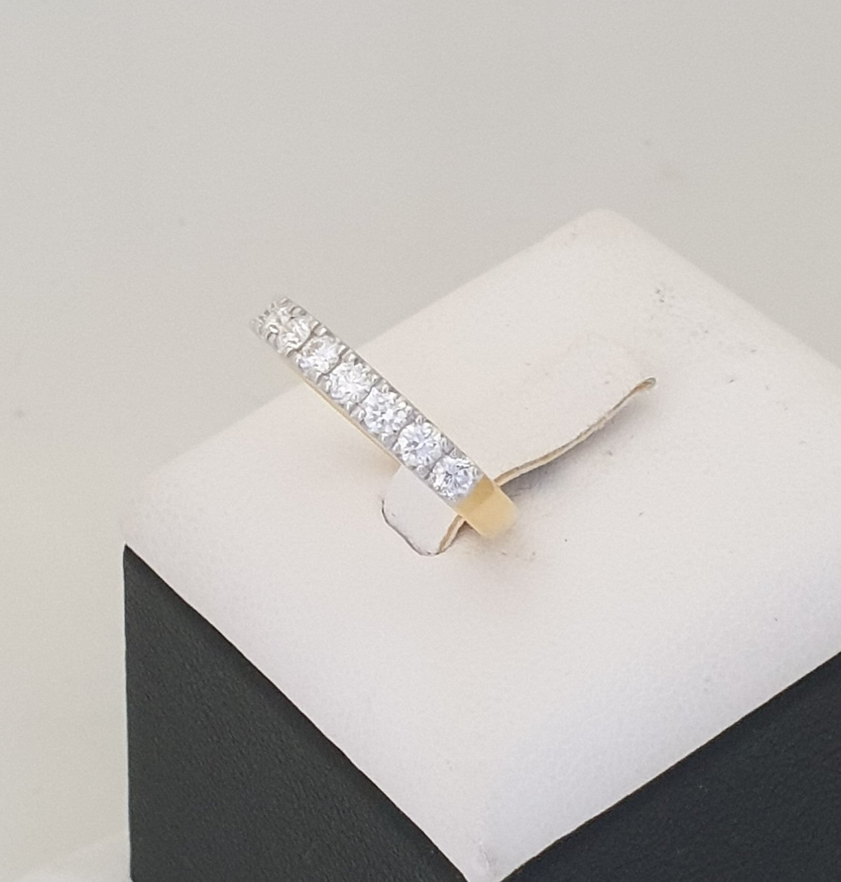แหวนเพชรแถวครึ่งวง (Half Eternity Ring) ทอง 18K | RG00450 #438