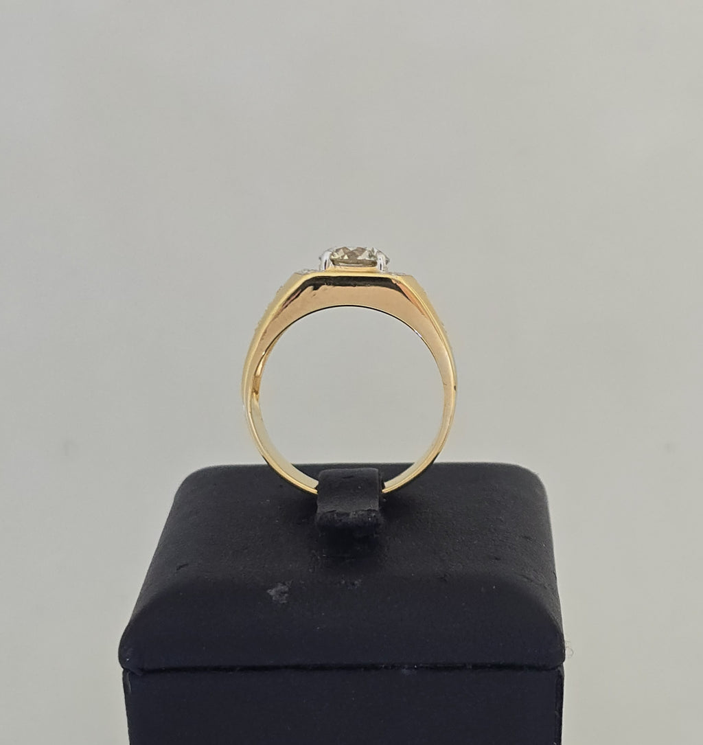 แหวนเพชรชาย เม็ดเดี่ยวล้อมเพชร ทอง 18K | RG00629