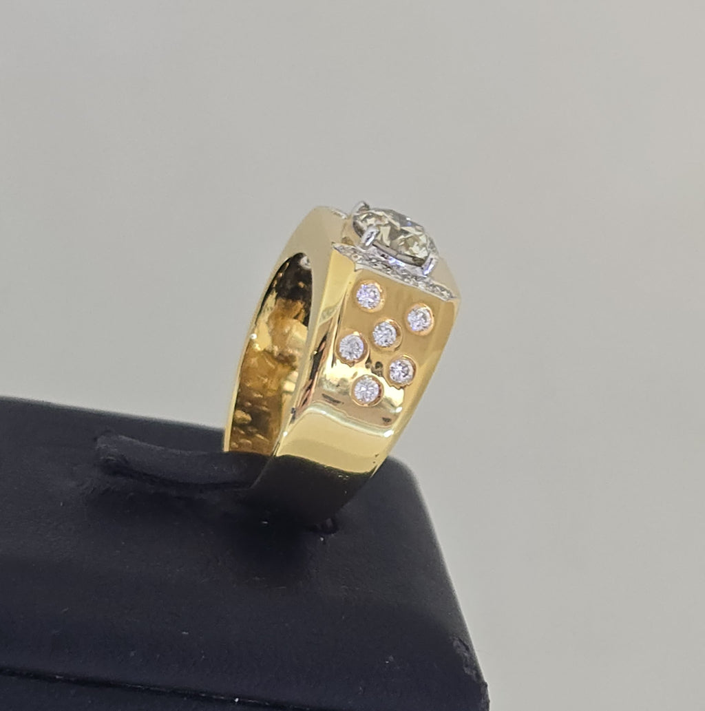 แหวนเพชรชาย เม็ดเดี่ยวล้อมเพชร ทอง 18K | RG00629