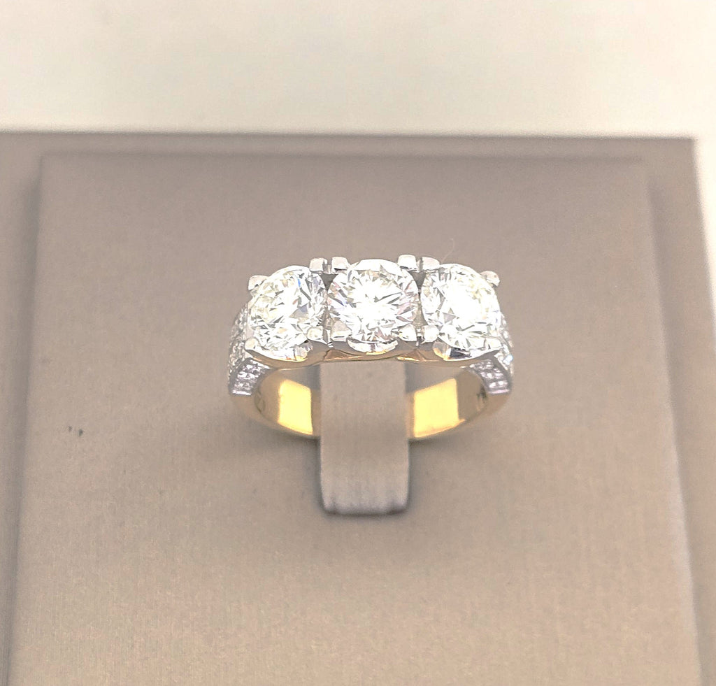 แหวนเพชร 3 เม็ด พร้อมใบเซอร์ GIA ทั้ง 3 เม็ด 3.14 กะรัต ทอง 18K | RG00639
