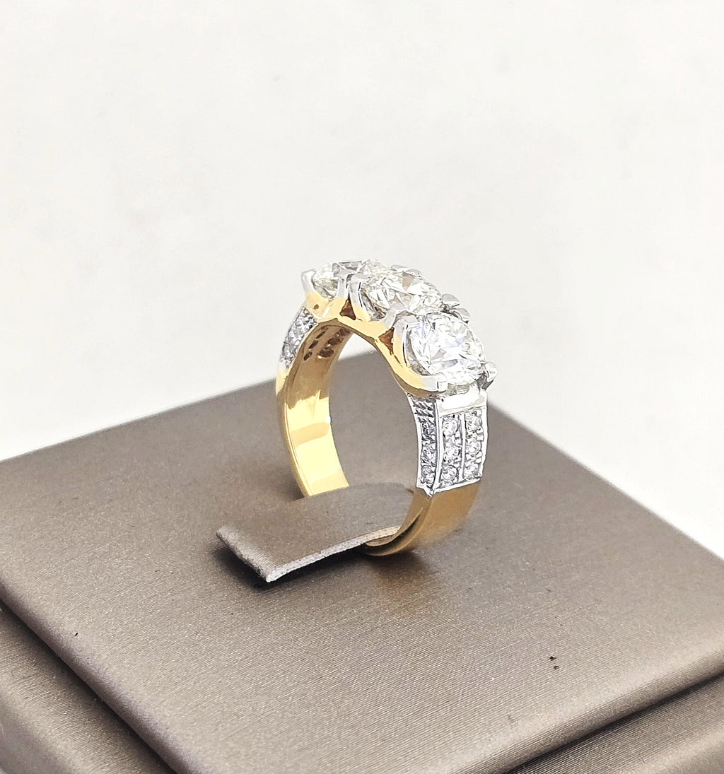 แหวนเพชร 3 เม็ด พร้อมใบเซอร์ GIA ทั้ง 3 เม็ด 3.14 กะรัต ทอง 18K | RG00639