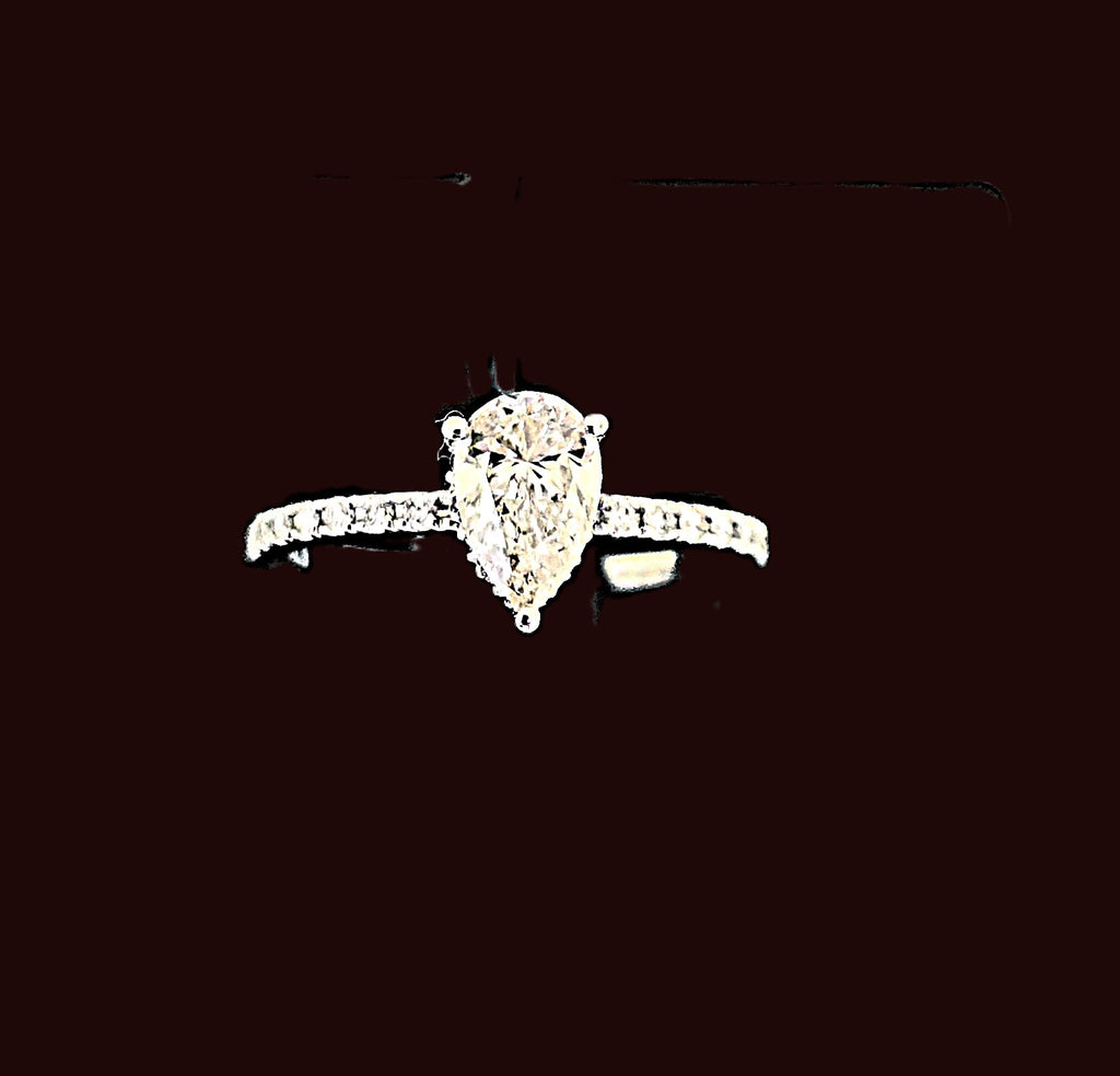 แหวนเพชรทรงหยดน้ำ ฝังเพชรข้าง ตัวเรือนทองขาว 18K | RG00664
