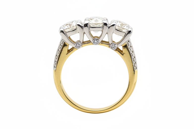 แหวนเพชร 3 เม็ดเรียง น้ำหนักรวม 2.70 กะรัต ทองคำ 18K | RG00669