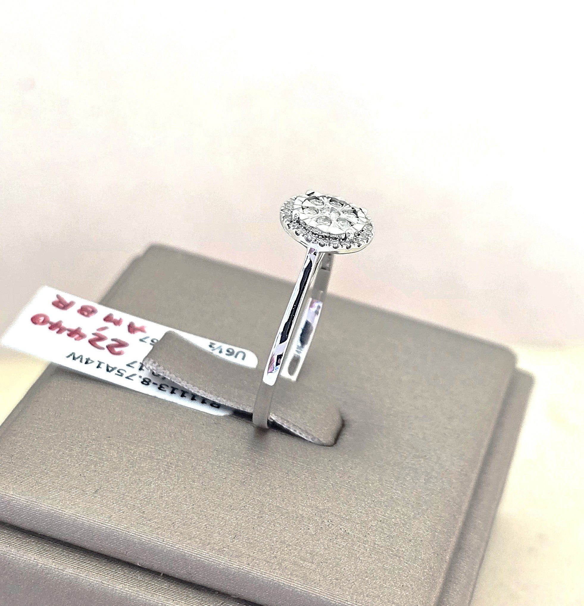 แหวนเพชร Halo Floral Cluster ทองขาว 14K | RG00645