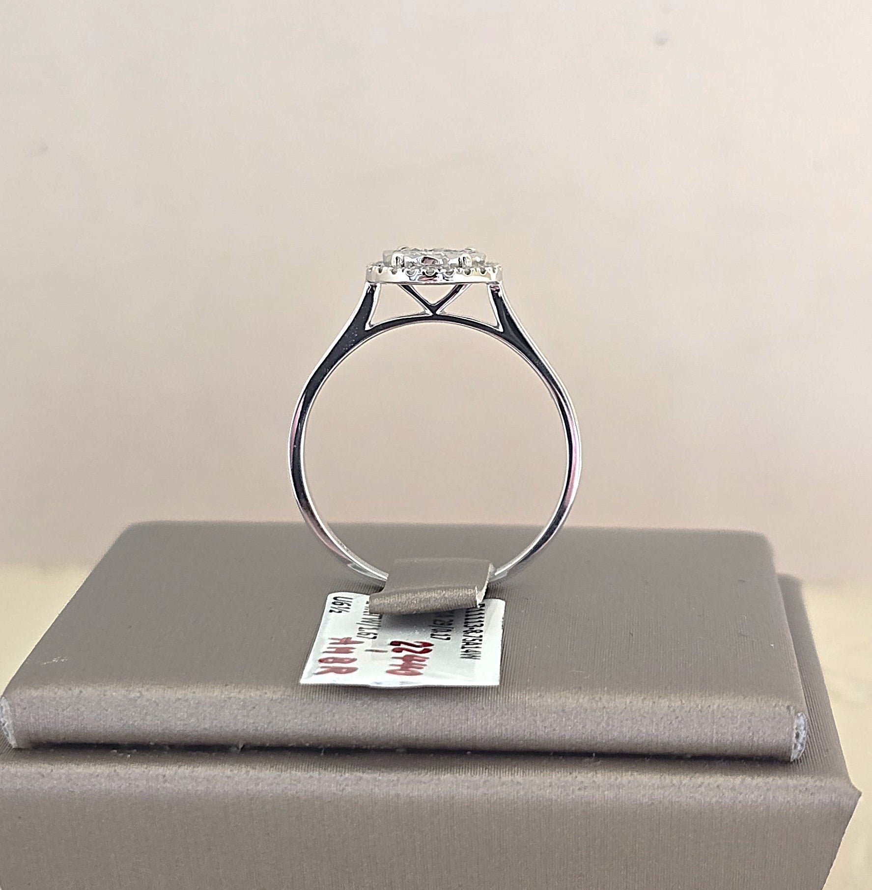 แหวนเพชร Halo Floral Cluster ทองขาว 14K | RG00645