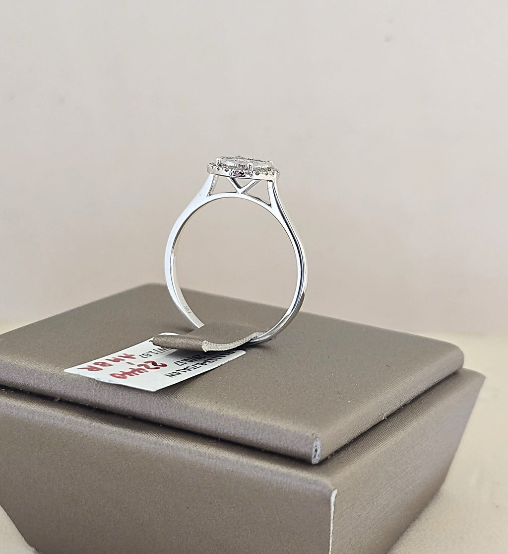 แหวนเพชร Halo Floral Cluster ทองขาว 14K | RG00645