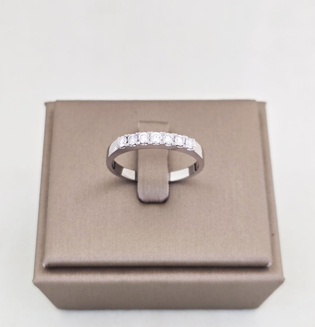แหวนเพชรแถวครึ่งวง 7 เม็ด ทองขาว 18K | RG00655