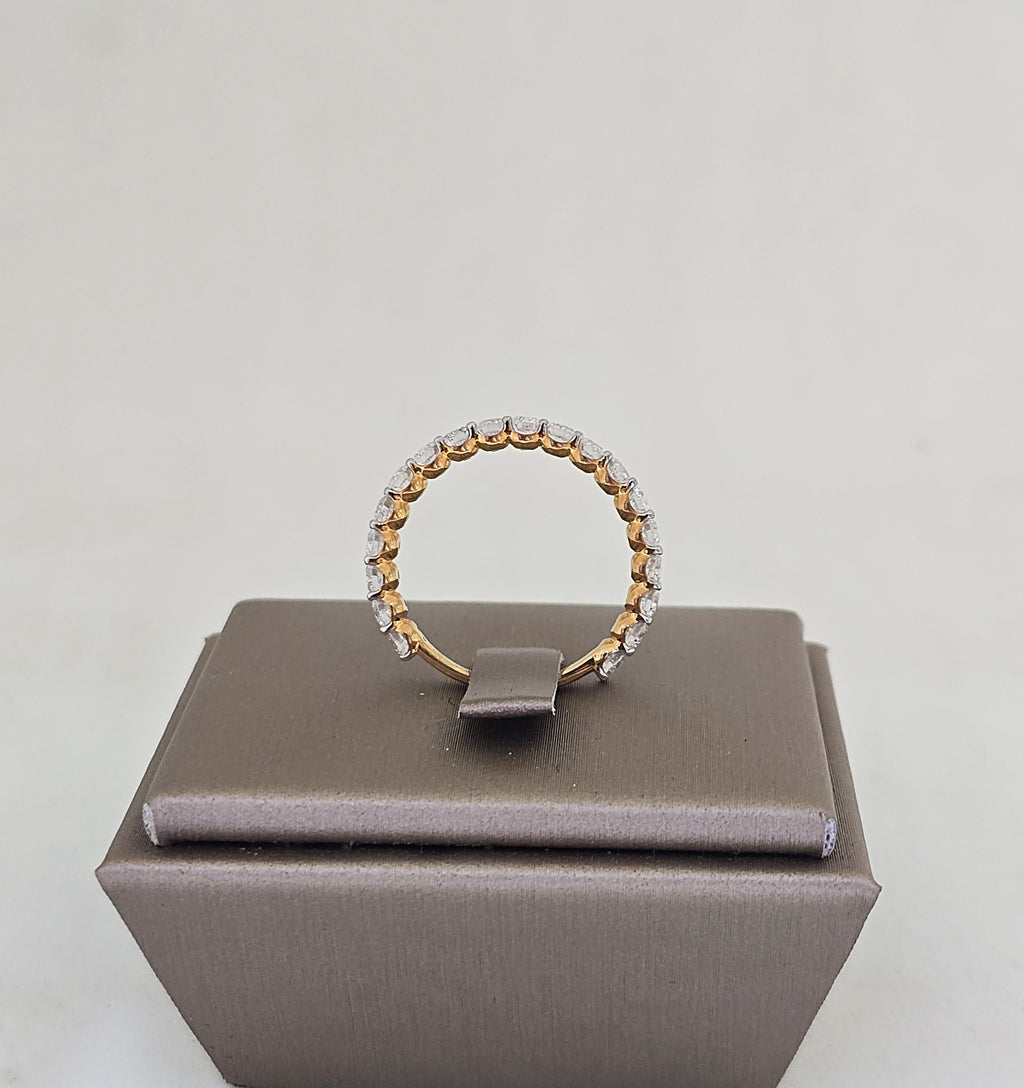 แหวนเพชรเรียงครึ่งวง ทอง 18K | RG00652